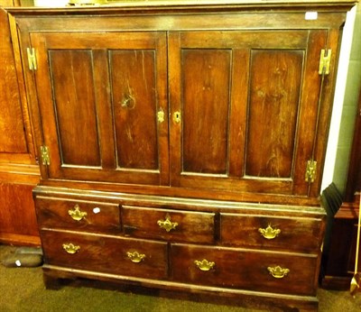 Lot 733 - 18th century joined oak dwarf press cupboard