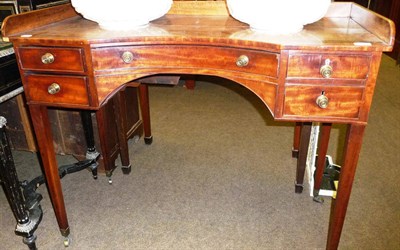 Lot 805 - Inverted mahogany washstand