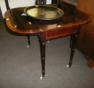 Lot 814 - Mahogany Pembroke table