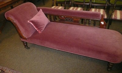 Lot 864 - Victorian chaise longue