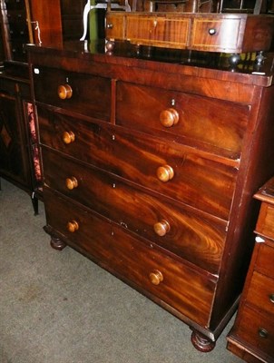 Lot 935 - Victorian chest of drawers