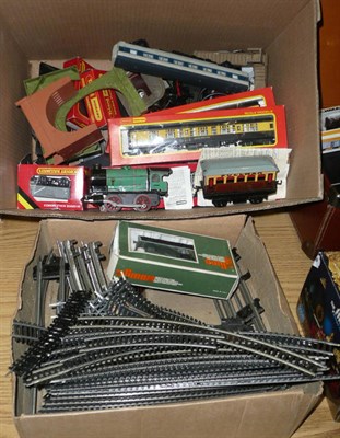 Lot 1008 - Mixed Trains, including a boxed Hornby 'OO' gauge 'Evening Star' locomotive and tender, two coaches