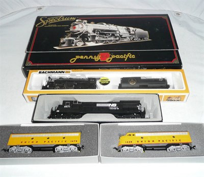 Lot 1014 - Four Boxed Bachmann 'HO' Gauge American Locomotives:- Spectrum Pennsylvania K-4 Pacific...