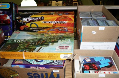 Lot 1076 - Mixed Toys, including nine boxed large scale diecast vehicles by Sun Star, Maisto, Burago and...