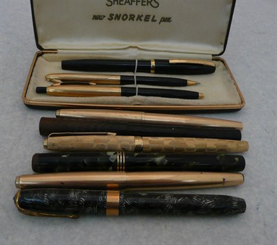 Lot 1178 - Six Vintage Fountain Pens, including two rolled gold Parkers, Swan Leverless in green marble,...