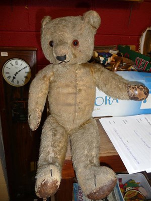 Lot 1581 - Jointed teddy bear, various greeting cards, celluloid figures, ephemera and other items