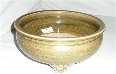 Lot 5 - A 16th/17th century green glazed Chinese bowl