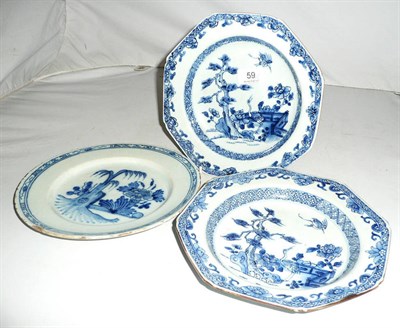 Lot 59 - Pair of Chinese octagonal blue and white soup bowls and a Delft plate