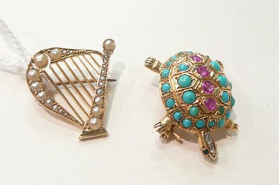Lot 77 - A seed pearl harp brooch and a tortoise brooch
