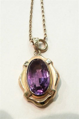 Lot 97 - An amethyst pendant on chain