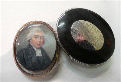 Lot 105 - Mourning piece in silver mounted tortoise shell box