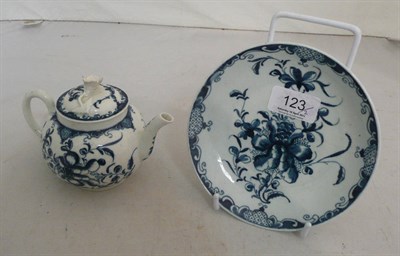 Lot 123 - Worcester blue and white teapot (restored knop) and a similar saucer