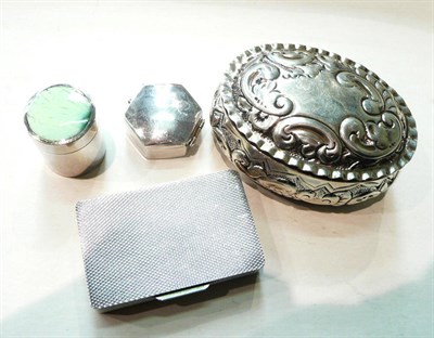 Lot 291 - A small modern silver snuff box, a silver trinket box and two pill boxes