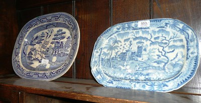 Lot 553 - A Castlefords blue and white platter and another (2)