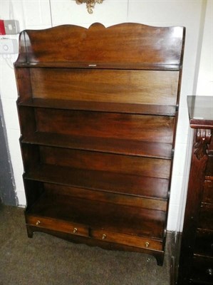 Lot 693 - Pair of reproduction mahogany waterfall open bookcases