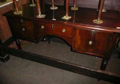 Lot 712 - Georgian mahogany sideboard