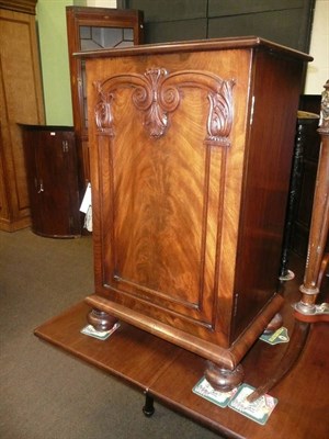 Lot 721 - 19th century mahogany cabinet