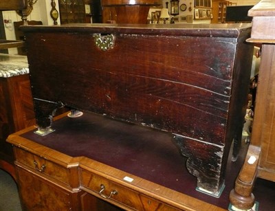 Lot 742 - An oak blanket box