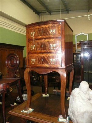 Lot 822 - Pair of Continental small commodes of three drawers