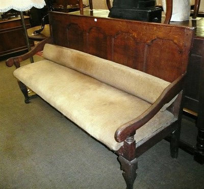 Lot 827 - Oak panelled settle