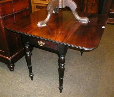 Lot 839 - Victorian mahogany Pembroke table