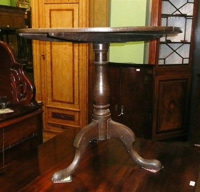 Lot 840 - Georgian oak tripod table