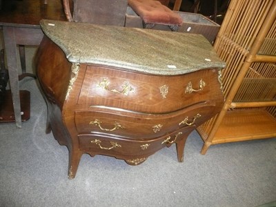 Lot 958 - A 20th century bombe commode