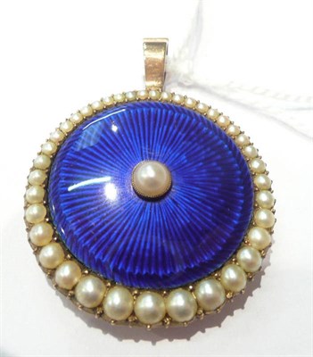 Lot 96 - A mourning pendant enamelled in blue with half pearl decoration