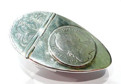 Lot 111 - Georgian silver snuff, coin mounted