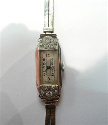 Lot 116 - A ladys diamond set wristwatch inscribed platinum