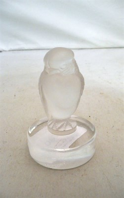 Lot 139 - Lalique bird paperweight