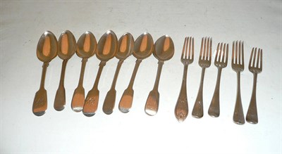 Lot 365 - Twelve assorted silver spoons and forks, 16 oz