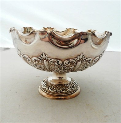 Lot 442 - A Sheffield silver pedestal bowl, 8oz