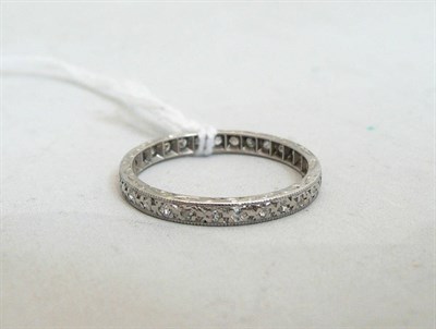 Lot 462 - A diamond full eternity ring