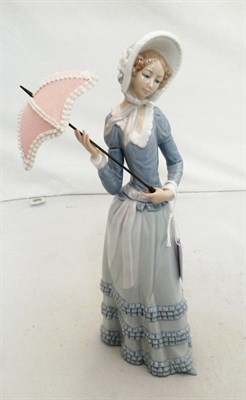 Lot 477 - Lladro figure of a lady with a parasol