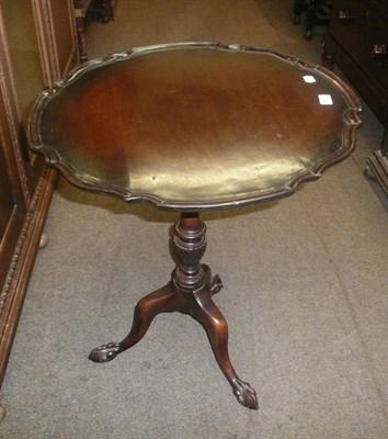 Lot 683 - Georgian style mahogany tripod table