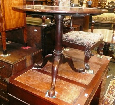 Lot 685 - A mahogany tripod supper table