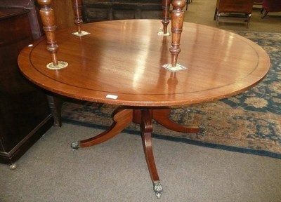 Lot 702 - A 19th century mahogany inlaid breakfast table