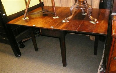 Lot 775 - Oak drop leaf table