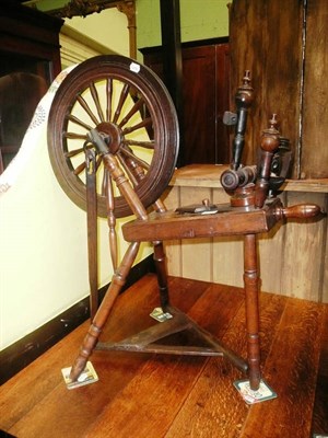 Lot 777 - 19th century oak spinning wheel