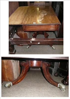 Lot 781 - 19th century mahogany drop leaf table