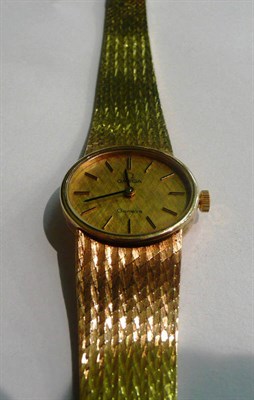 Lot 41 - Lady's 9ct gold Omega wristwatch
