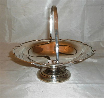 Lot 112 - A silver swing handle basket, 19oz approx