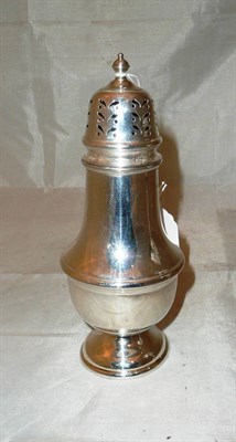 Lot 127 - A silver sugar caster, 4oz approx