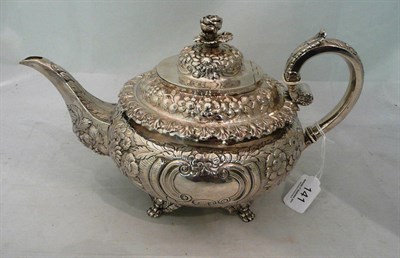 Lot 141 - A George IV Irish teapot, James Fray, Dublin 1826, 28oz approx