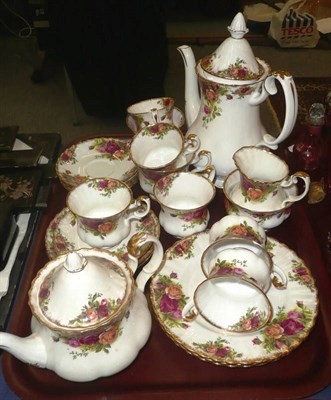 Lot 267 - Royal Albert 'Country Roses' pattern teaset