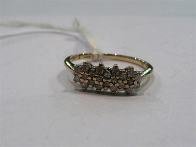 Lot 287 - A ring set with diamonds