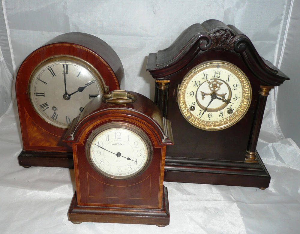 Lot 109 - Three mahogany mantel clocks including an example by Mappin and Webb *