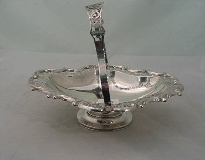 Lot 123 - Silver basket with swing handle, 16.78oz