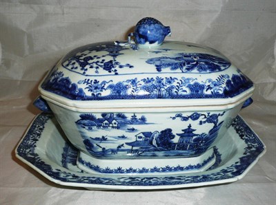 Lot 201 - A Chinese blue and white export porcelain tureen, cover and similar stand, Qianlong, circa...